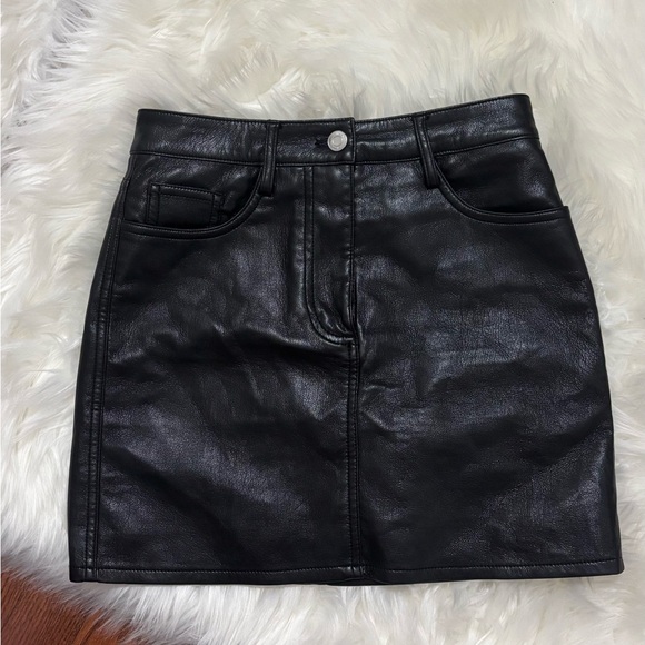 Aritzia Dresses & Skirts - Aritzia Leather Skirt